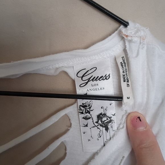 Guess Open Back Tee - Picture 4 of 5